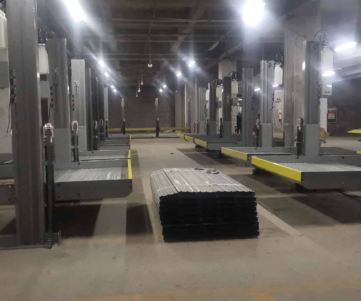 匯川四柱機(jī)械車(chē)位短租